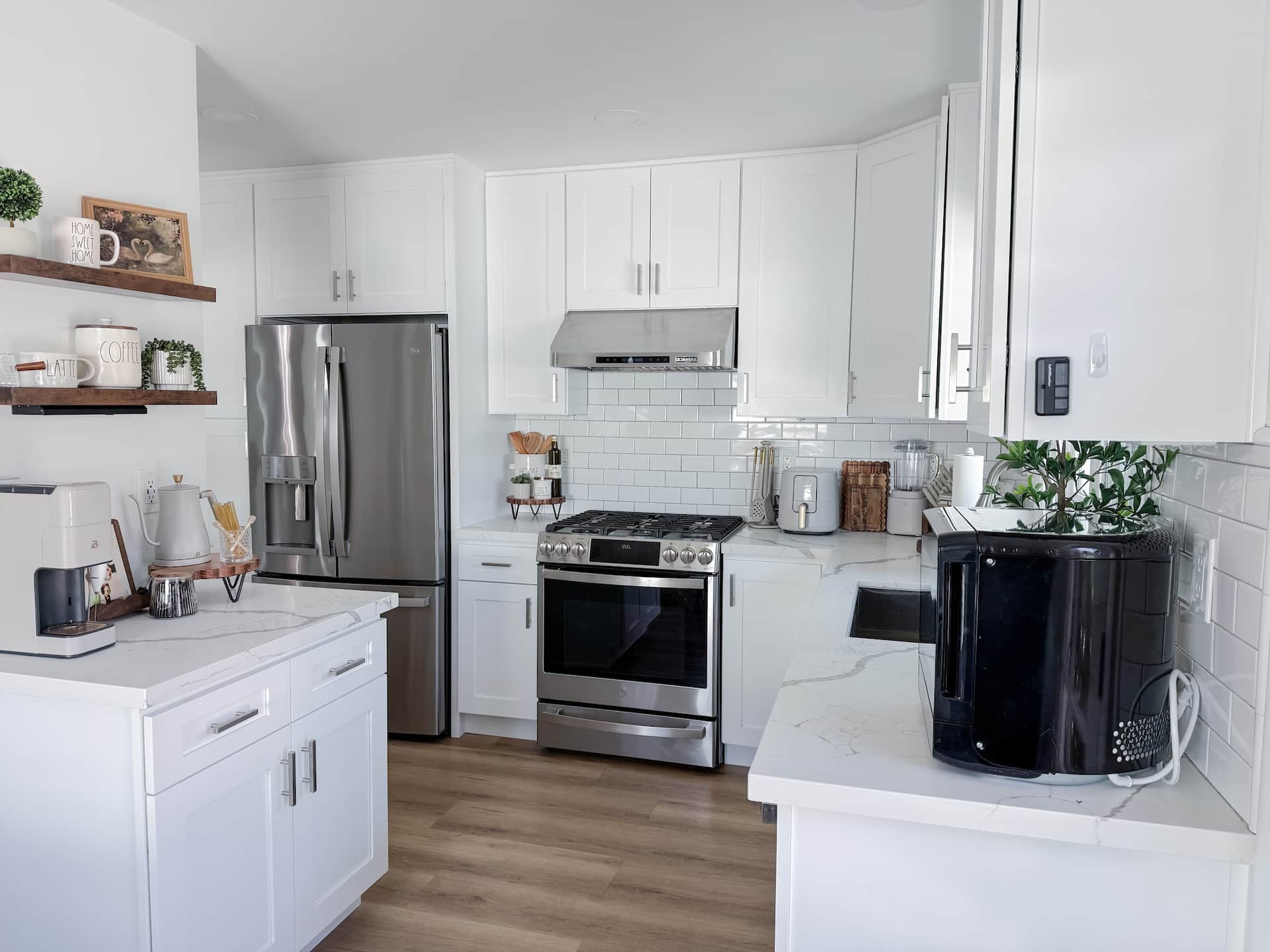 Full kitchen